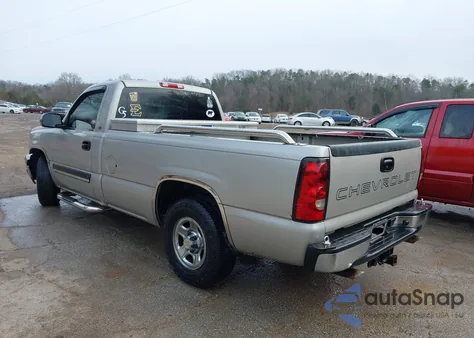 2004 Chevrolet Silverado 1500 z USA, uszkodzony, nr VIN 1GCEC14T54Z261553